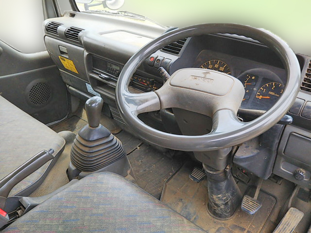 いすゞエルフダンプ小型（2t・3t）[写真33]