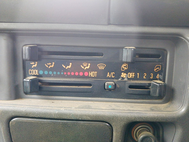 いすゞエルフダンプ小型（2t・3t）[写真36]