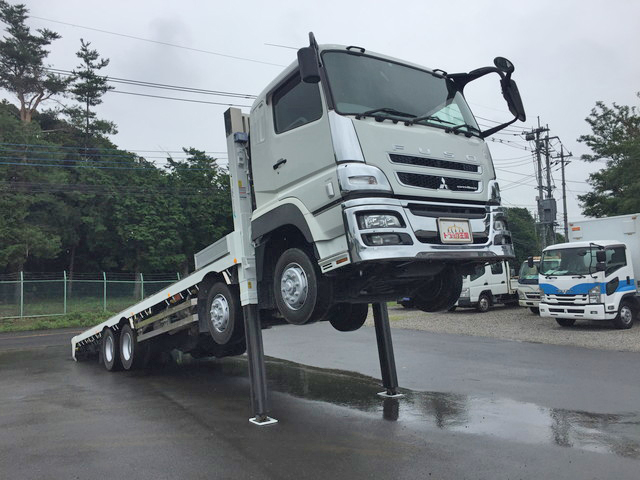 三菱ふそうスーパーグレートセルフローダー大型（10t）[写真05]