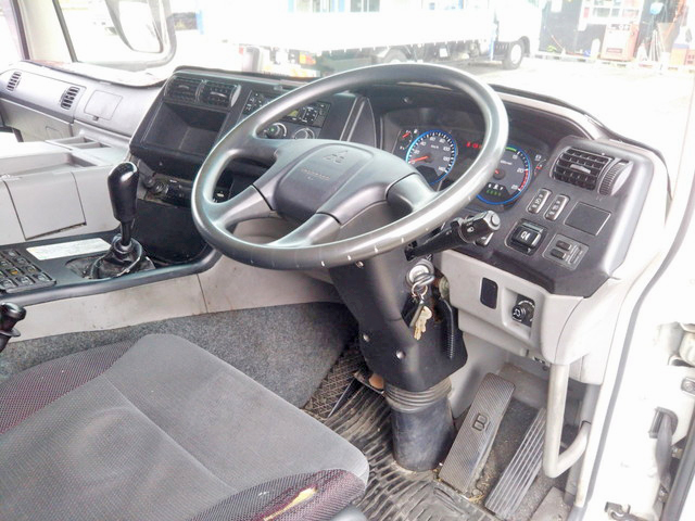 三菱ふそうスーパーグレートパネルウイング大型（10t）[写真34]