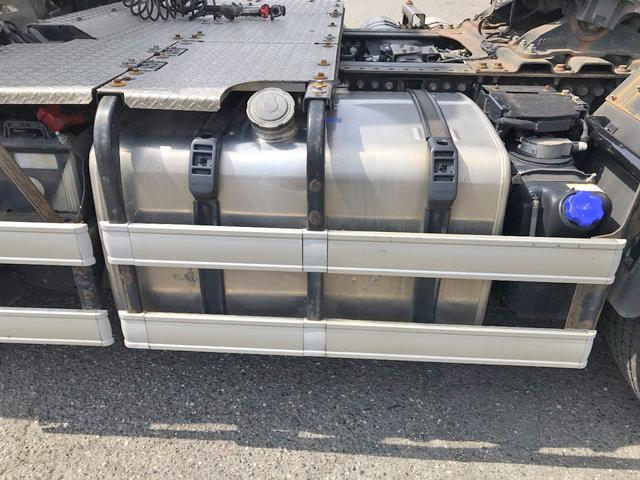 日野プロフィアトレーラーヘッド（トラクターヘッド）大型（10t）[写真18]