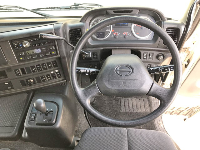 日野プロフィアトレーラーヘッド（トラクターヘッド）大型（10t）[写真34]