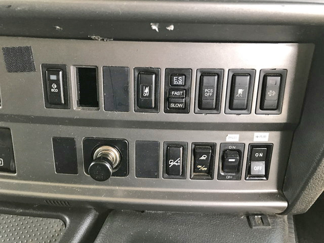 日野プロフィアトレーラーヘッド（トラクターヘッド）大型（10t）[写真35]