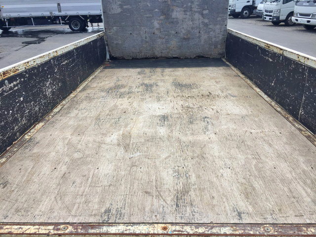 三菱ふそうキャンター平ボディ小型（2t・3t）[写真13]