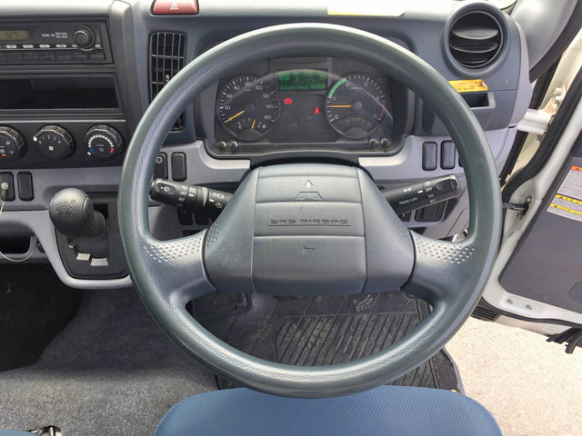 三菱ふそうキャンター平ボディ小型（2t・3t）[写真31]