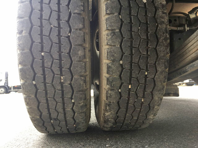 日野デュトロ平ボディ小型（2t・3t）[写真18]