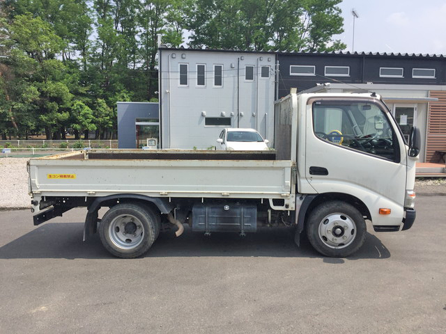 日野デュトロ平ボディ小型（2t・3t）[写真06]