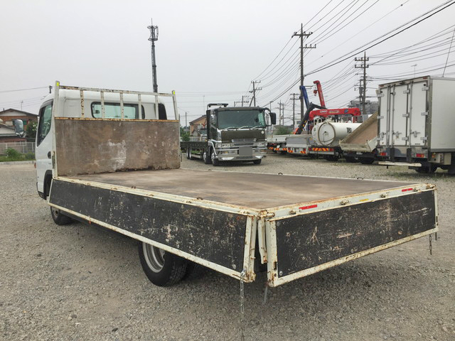 三菱ふそうキャンター平ボディ小型（2t・3t）[写真11]