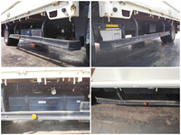 三菱ふそうキャンター平ボディ小型（2t・3t）[写真18]