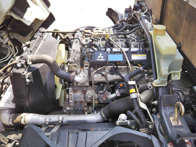 三菱ふそうキャンター平ボディ小型（2t・3t）[写真25]