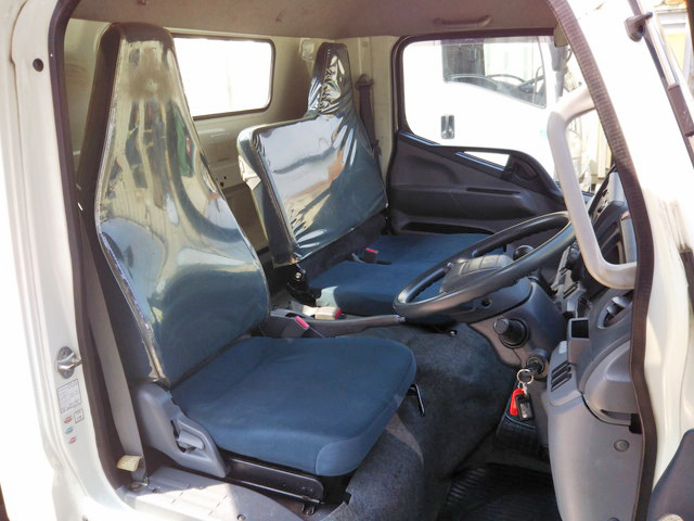 三菱ふそうキャンター平ボディ小型（2t・3t）[写真29]