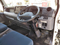 三菱ふそうキャンター平ボディ小型（2t・3t）[写真30]