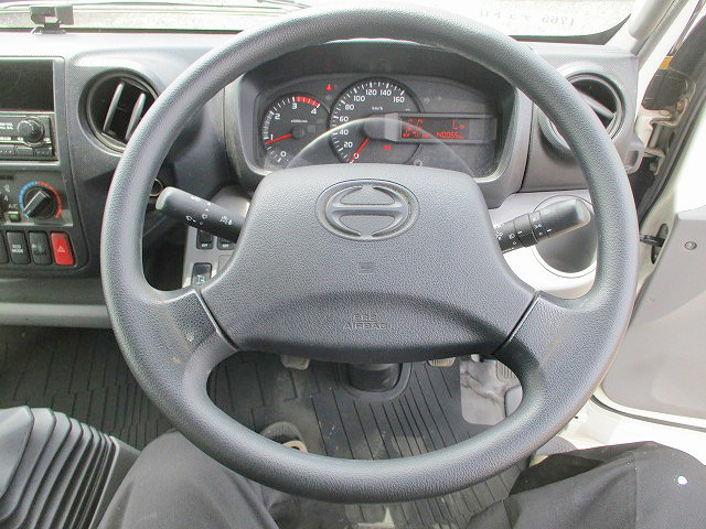 日野デュトロ幌ウイング小型（2t・3t）[写真24]