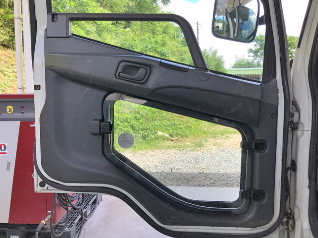 三菱ふそうファイターアルミブロック中型（4t）[写真26]