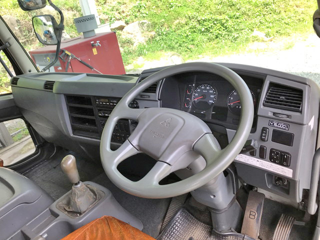 三菱ふそうファイターアルミブロック中型（4t）[写真29]