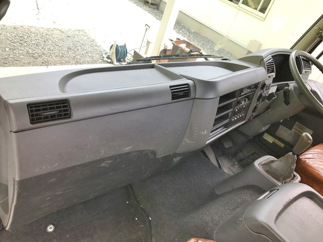 三菱ふそうファイターアルミブロック中型（4t）[写真31]