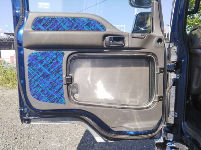 いすゞフォワードクレーン5段増トン（6t・8t）[写真25]