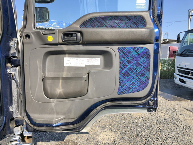 いすゞフォワードクレーン5段増トン（6t・8t）[写真26]