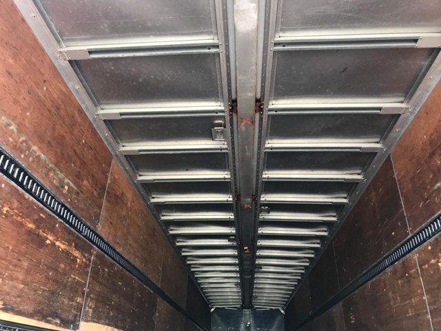 輸送機工業その他の車種ウイングトレーラー大型（10t）[写真12]