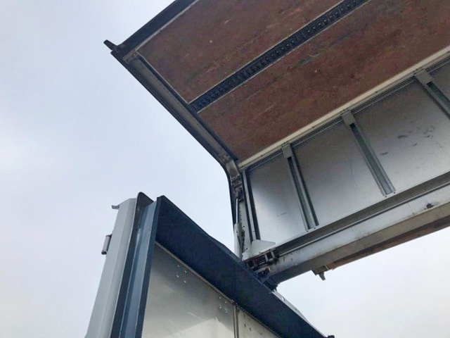 輸送機工業その他の車種ウイングトレーラー大型（10t）[写真24]