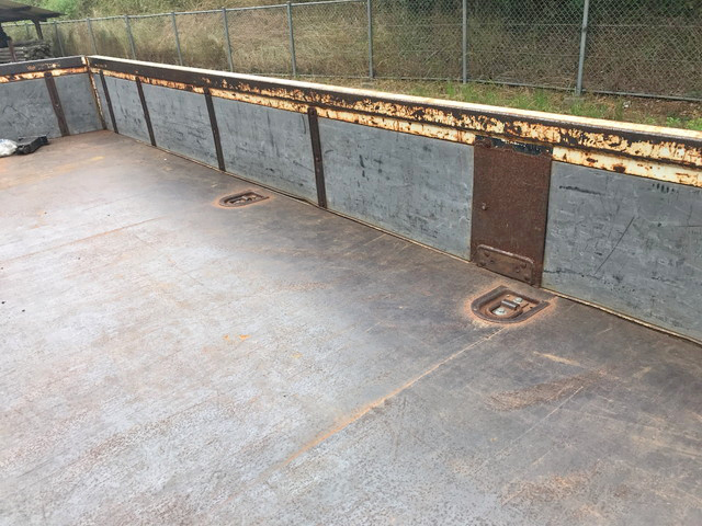 三菱ふそうファイター平ボディ中型（4t）[写真12]