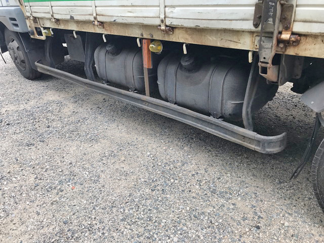 三菱ふそうファイター平ボディ中型（4t）[写真14]