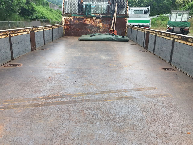 三菱ふそうファイター平ボディ中型（4t）[写真09]