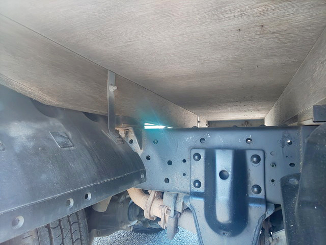 いすゞエルフ平ボディ小型（2t・3t）[写真18]