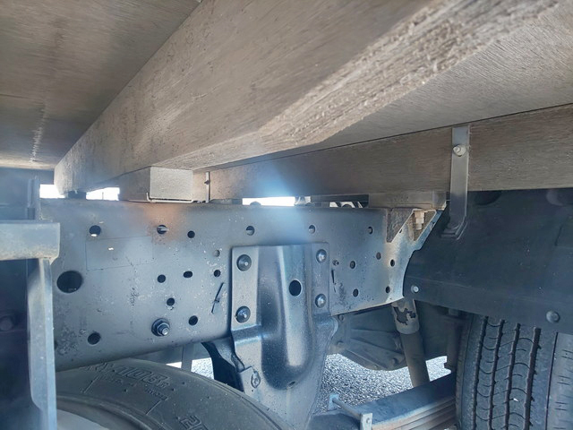 いすゞエルフ平ボディ小型（2t・3t）[写真19]