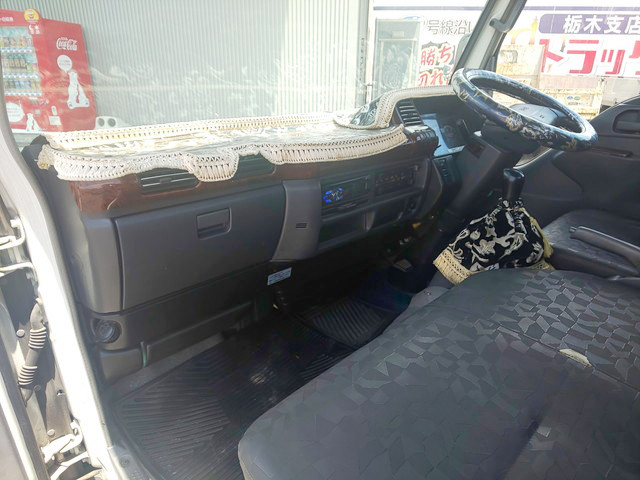 いすゞエルフ平ボディ小型（2t・3t）[写真33]