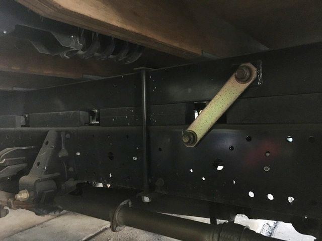 いすゞエルフ平ボディ小型（2t・3t）[写真10]