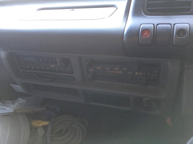 いすゞエルフ平ボディ小型（2t・3t）[写真18]