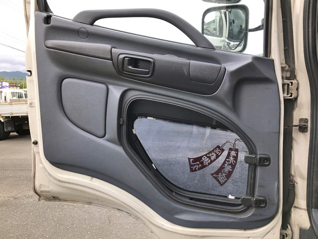 日野レンジャー冷蔵冷凍ウイング増トン（6t・8t）[写真28]