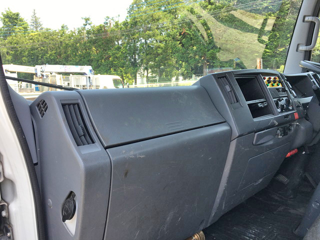 いすゞエルフ散水車小型（2t・3t）[写真33]