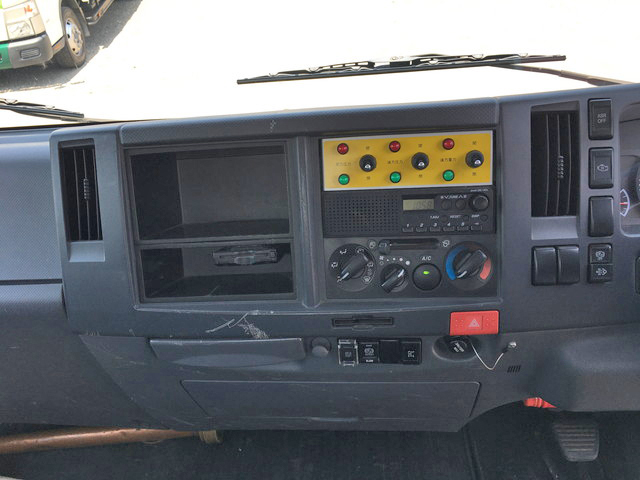 いすゞエルフ散水車小型（2t・3t）[写真37]