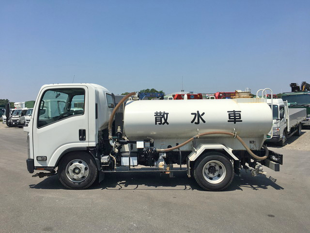 いすゞエルフ散水車小型（2t・3t）[写真05]