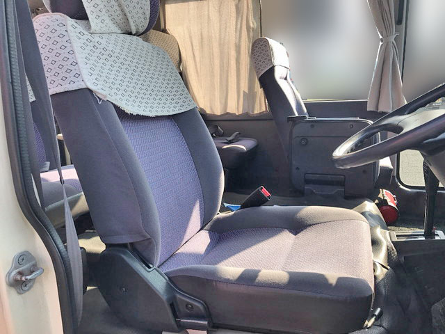 いすゞジャーニーマイクロバス[写真22]
