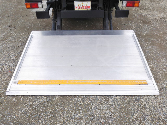 トヨタトヨエースアルミバン小型（2t・3t）[写真15]