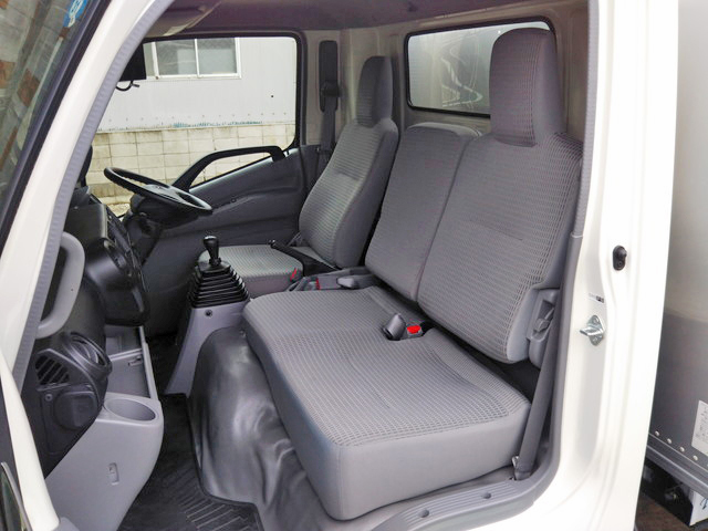 トヨタトヨエースアルミバン小型（2t・3t）[写真33]