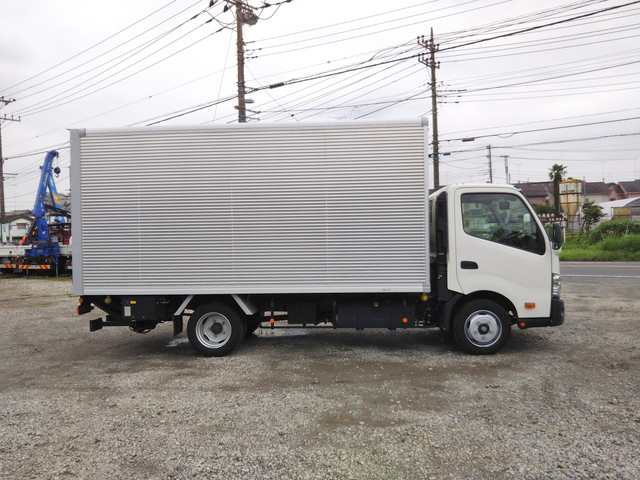 トヨタトヨエースアルミバン小型（2t・3t）[写真06]