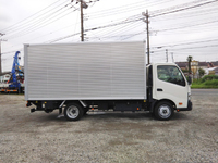 トヨタトヨエースアルミバン小型（2t・3t）[写真06]