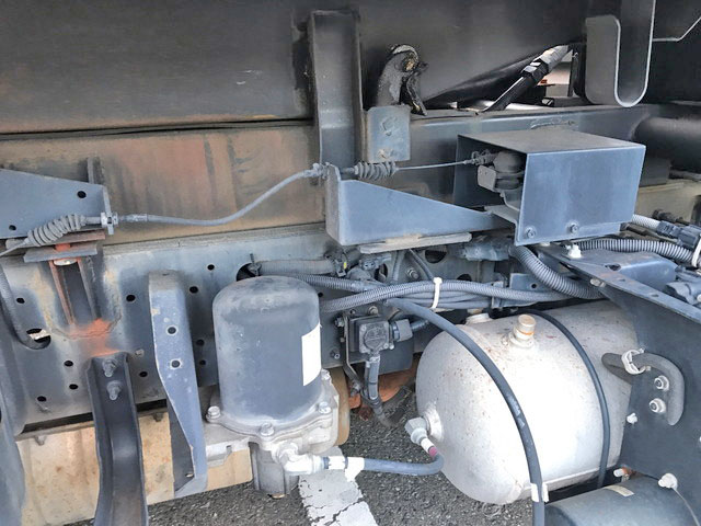 日野レンジャーパッカー車（塵芥車）中型（4t）[写真24]