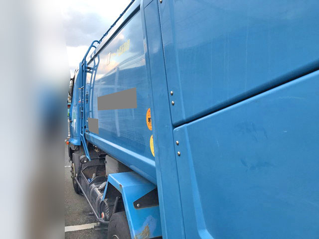 日野レンジャーパッカー車（塵芥車）中型（4t）[写真04]