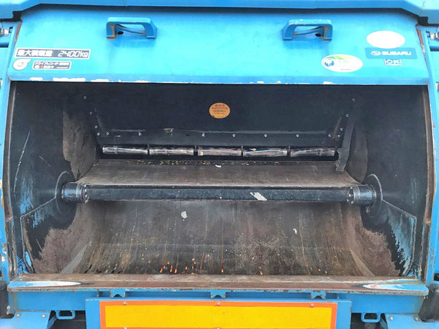 日野レンジャーパッカー車（塵芥車）中型（4t）[写真09]