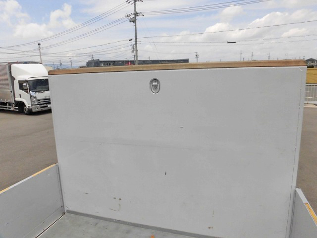 日野レンジャーアルミブロック中型（4t）[写真05]