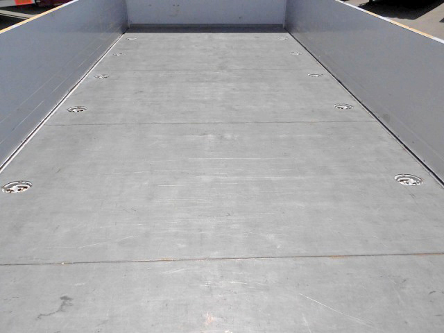 日野レンジャーアルミブロック中型（4t）[写真06]