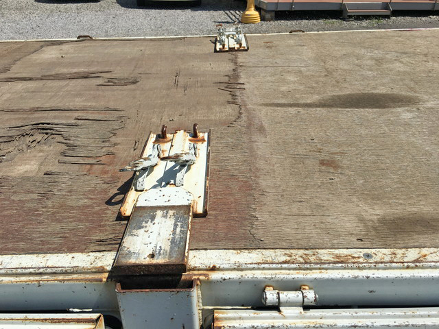 三菱ふそうキャンター平ボディ小型（2t・3t）[写真17]