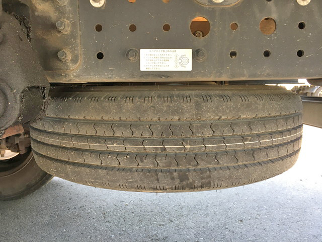 三菱ふそうキャンター平ボディ小型（2t・3t）[写真20]