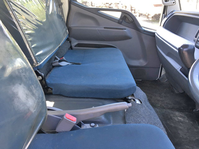 三菱ふそうキャンター平ボディ小型（2t・3t）[写真33]