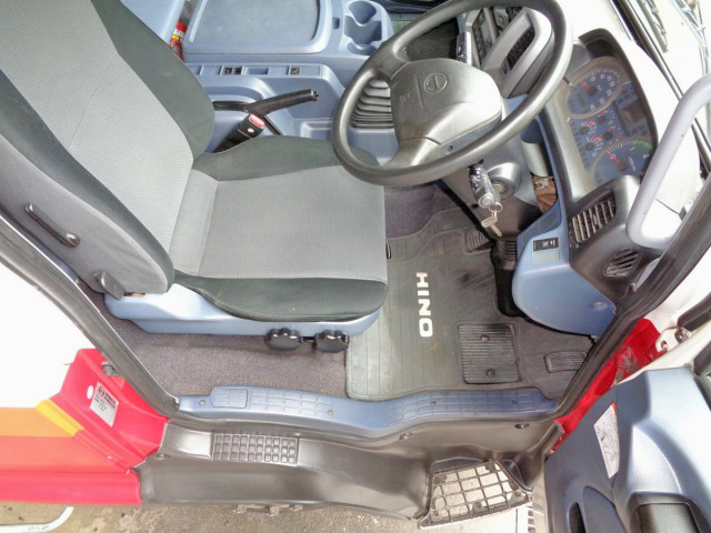 日野レンジャーアルミブロック中型（4t）[写真33]